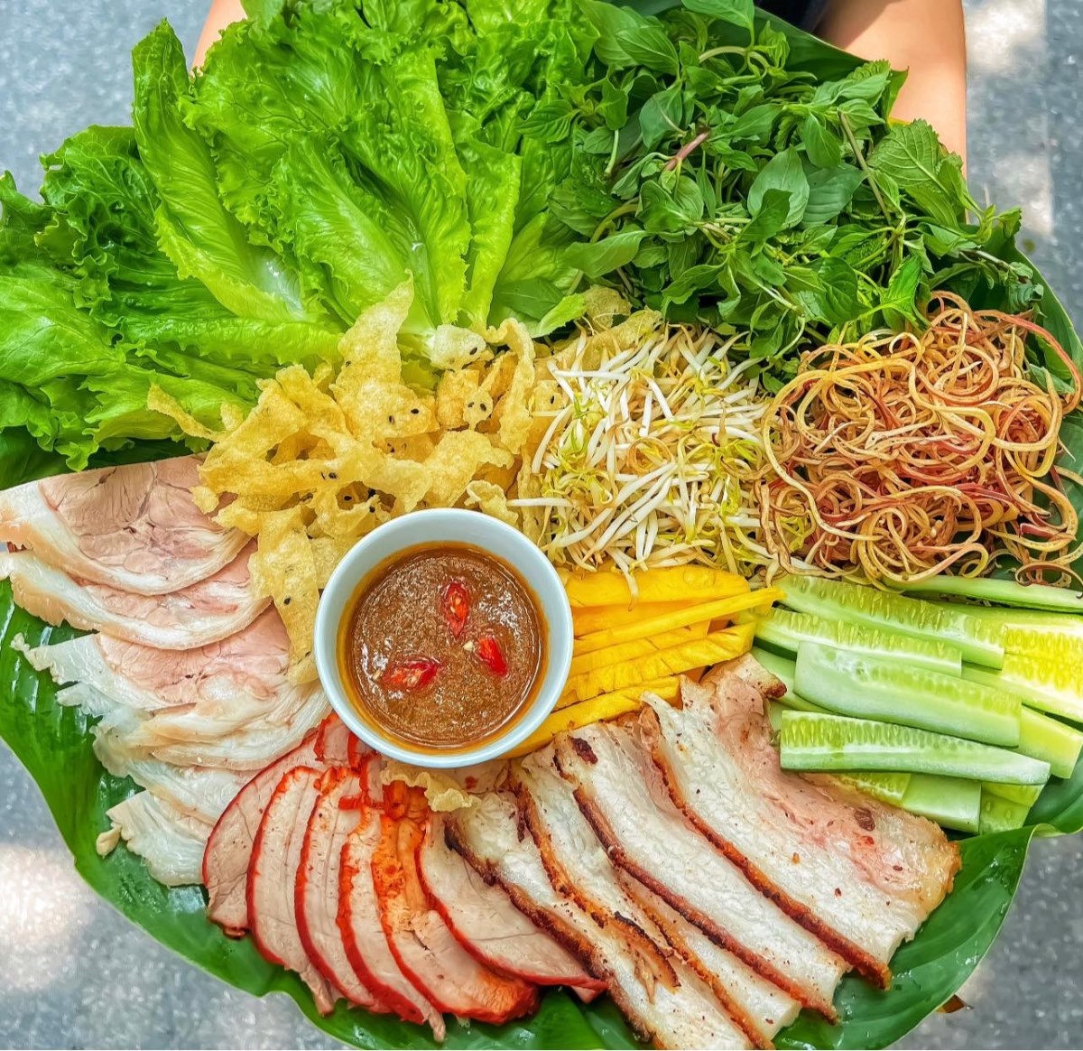 Bánh tráng cuốn thịt
